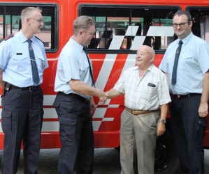 Feuerwehr gratuliert ihrem Alterskamerad